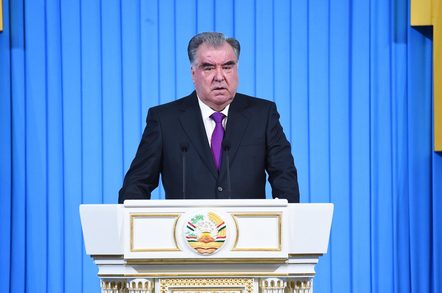 Президент Таджикистана призвал делать запасы продуктов на два года